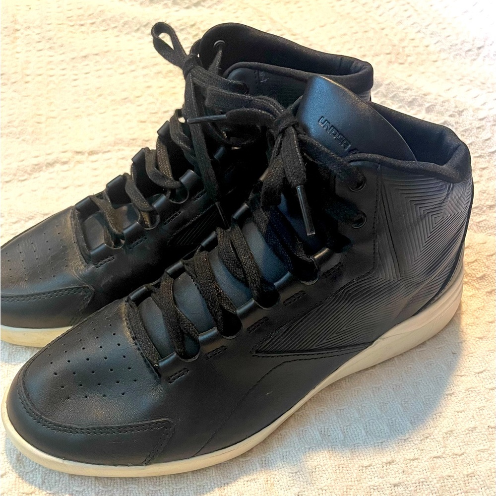 Under Armour UA Women’s Charged Pivot Mid Black Leather- Size 9